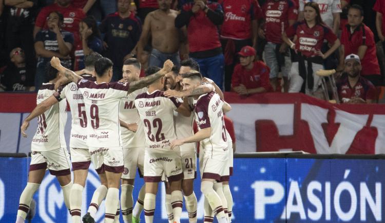 Imagen de Lanús eliminó por penales a DIM y está en semifinales
