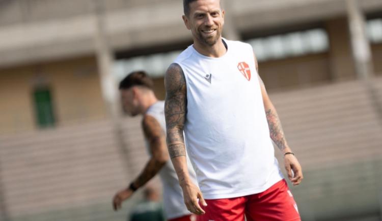 Imagen de Papu Gómez palpitó la vuelta a las canchas y cuestionó su sanción