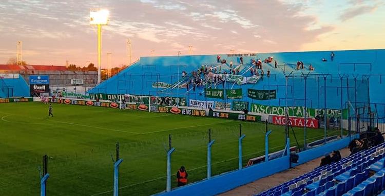 Imagen de Estudiantes (SL) superó a Barracas Central