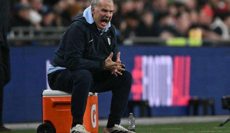 Imagen de Dolor de cabeza para Bielsa: se confirmó una grave lesión en Uruguay