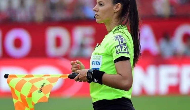 Imagen de Mariana De Almeida: "El VAR es una herramienta más; no viene a cambiar el fútbol"