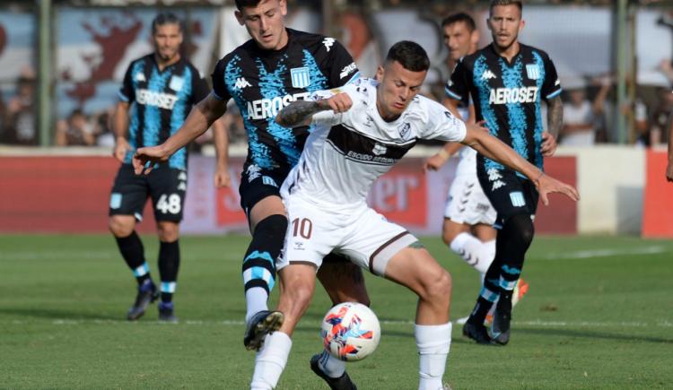 Imagen de Agónico triunfo de Racing para mantenerse en la cima