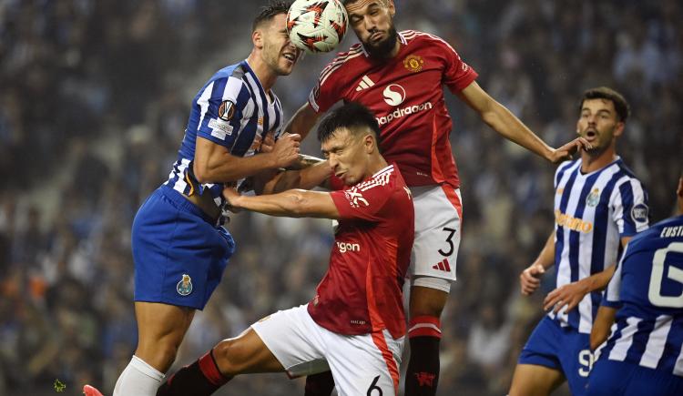 Imagen de La dura baja de un compañero de Manchester United que le cambiaría los planes a Lisandro Martínez