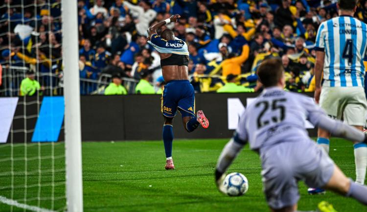 Imagen de Racing se quedó en la luna de Valencia y Boca le dio vuelta un partidazo