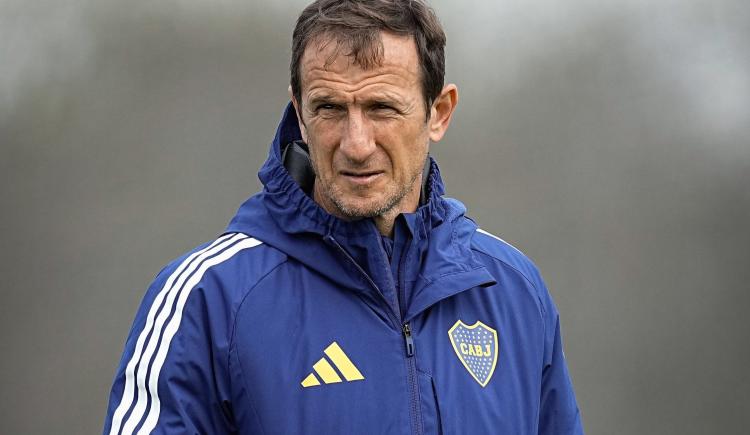 Imagen de Flores volvió a entrenarse en Boca y Arruabarrena ya tiene el equipo para enfrentar a Racing