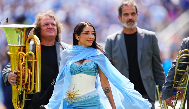 Imagen de María Becerra cantó el himno argentino en la final del Mundial
