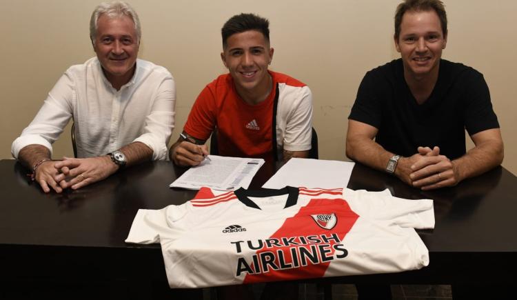Imagen de ENZO FERNÁNDEZ FIRMÓ HASTA 2025