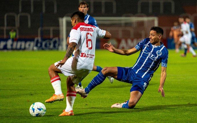 Imagen de Godoy Cruz igualó ante Atlético Grau y mantuvo el liderazgo