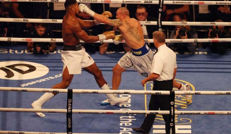 Imagen de USYK DIO EL GOLPE ANTE JOSHUA