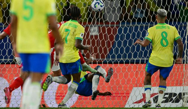 Imagen de Arte en el aire: los últimos goles de chilena que se marcaron en las Eliminatorias CONMEBOL