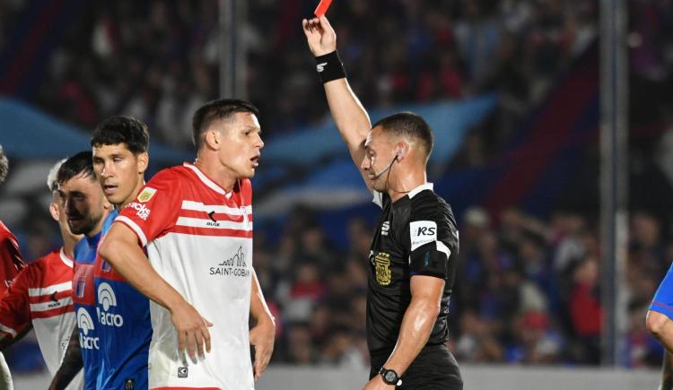 Imagen de Exclusivo: Qué dice el informe de la roja a Guido Carrillo