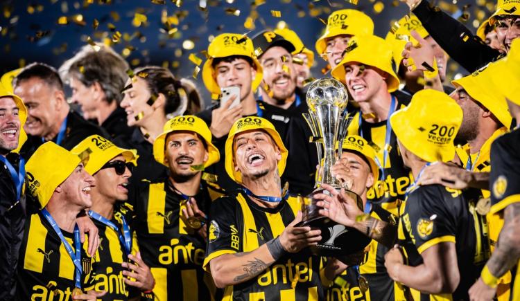Imagen de Peñarol ganó el clásico y se proclamó Supercampeón en Uruguay