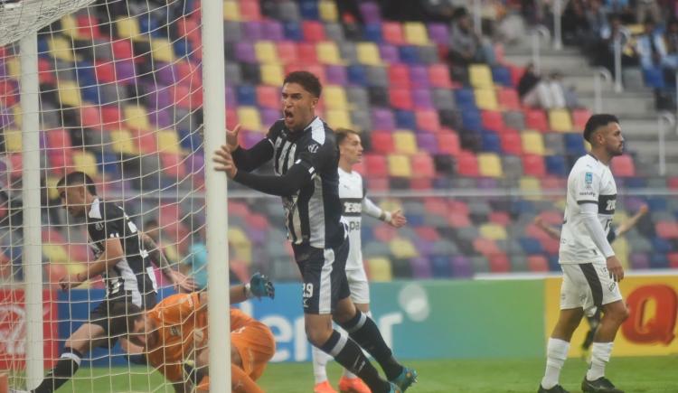 Imagen de Partidazo en Santiago del Estero: Central Córdoba se lo dio vuelta a Platense y cortó su mala racha