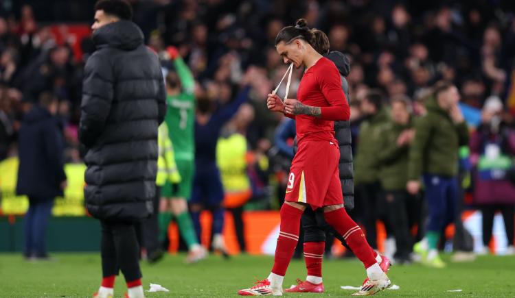 Imagen de Sin rumbo: Darwin Nuñez, con un pie fuera de Liverpool