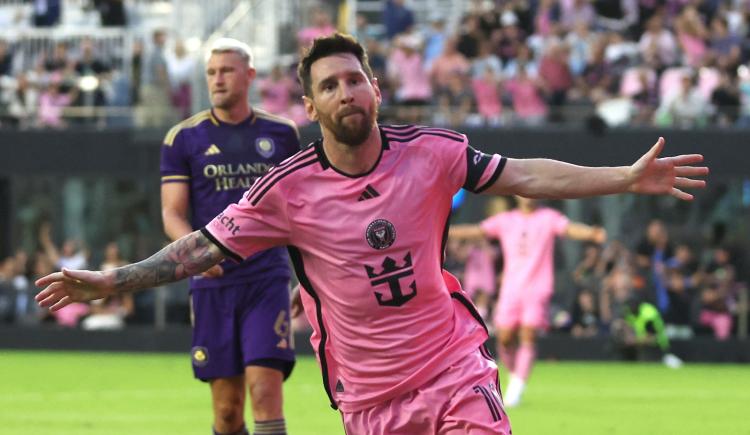 Imagen de Pecho y cabeza: el particular doblete de Messi