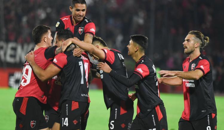 Imagen de Newell's lo ganó sobre el final y sigue infalible en Rosario
