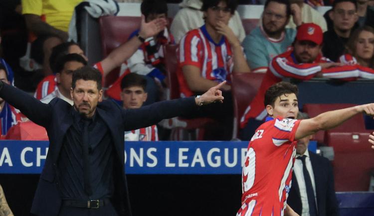 Imagen de La contundente respuesta de Diego Simeone sobre Julián Álvarez, héroe de Atlético de Madrid
