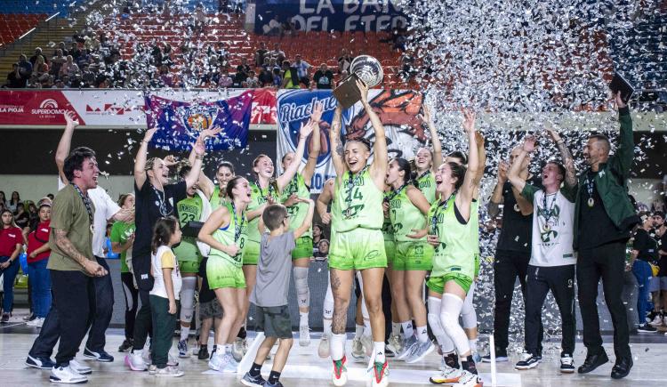 Imagen de Ferro se consagró campeón de la Liga Nacional femenina