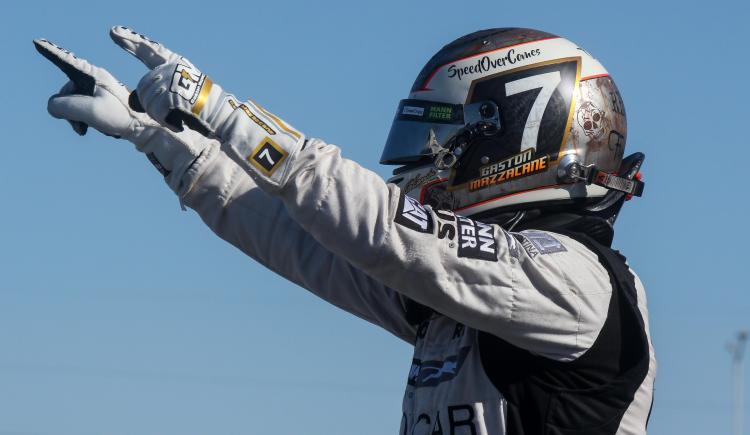 Imagen de TURISMO CARRETERA: GASTÓN MAZZACANE FESTEJÓ EN SAN JUAN