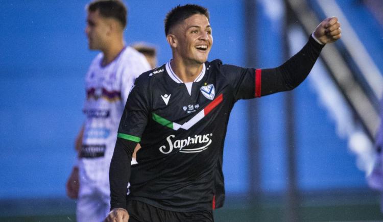 Imagen de Vélez goleó a Armenio en su debut en la Copa Argentina y espera rival