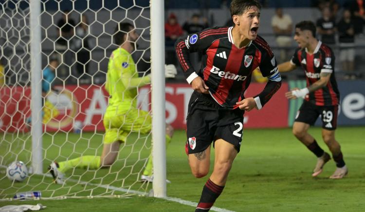 Imagen de River le ganó en el final a Bragantino, sumó un triunfazo en Brasil y manda en la Sudamericana