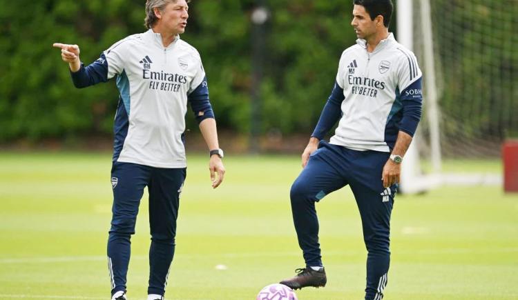 Imagen de El método Heinze: la mano del Gringo en el súper líder Arsenal