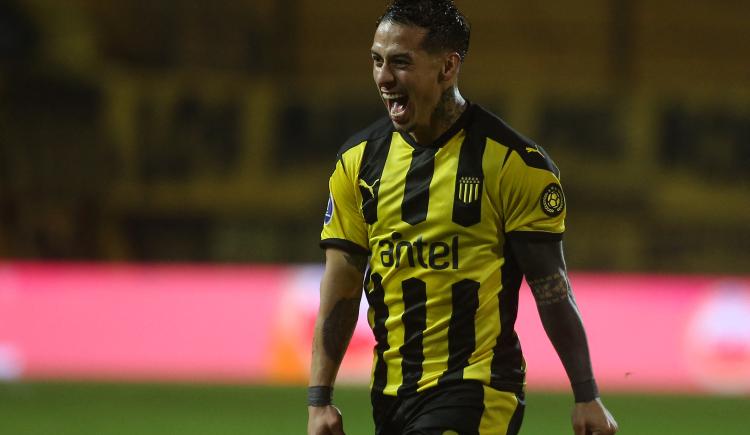 Imagen de PEÑAROL ELIMINÓ A SPORTING CRISTAL Y SE METIÓ EN SEMIFINALES