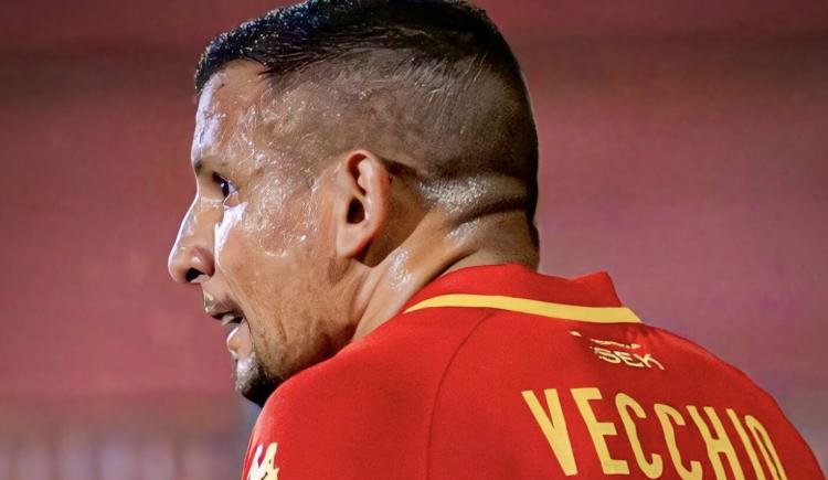 Imagen de Entre Boca y Racing: el coqueteo de Emiliano Vecchio