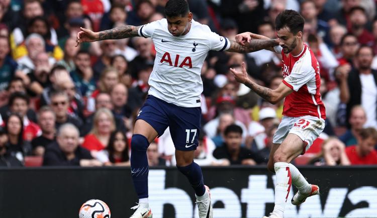 Imagen de Jornada negra para el Cuti Romero en el clásico de Londres