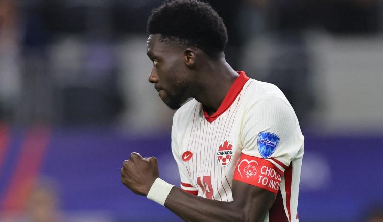 Imagen de Alphonso Davies: la amenaza canadiense que nació en un campo de refugiados y es cantante de rap