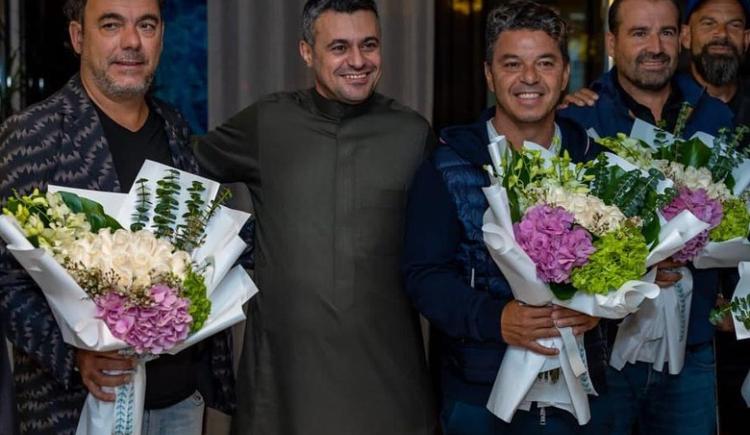 Imagen de Marcelo Gallardo llegó a Arabia Saudita, donde dirigirá a Cristiano Ronaldo ante Messi
