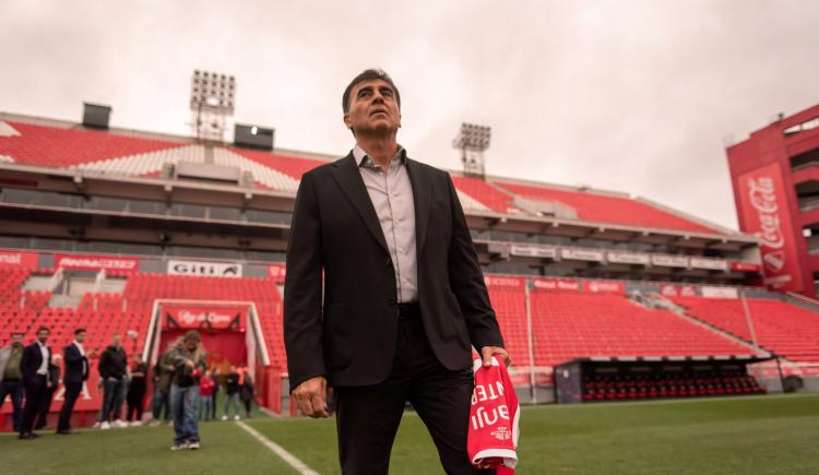 Imagen de Todos los entrenadores de Independiente que debutaron ante Racing