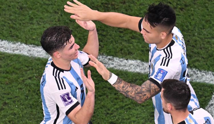 Imagen de Lautaro Martínez o Julián Álvarez, un lugar para dos: los campeones de Champions y del Mundial en la misma temporada
