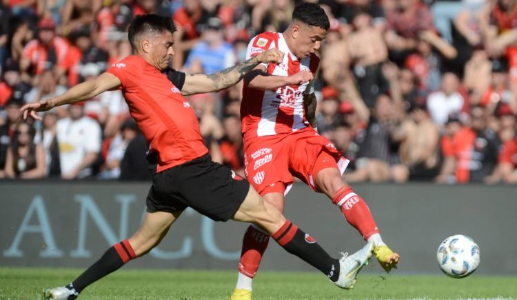 Imagen de Colón y Unión empataron sin goles en un duelo clave por el descenso