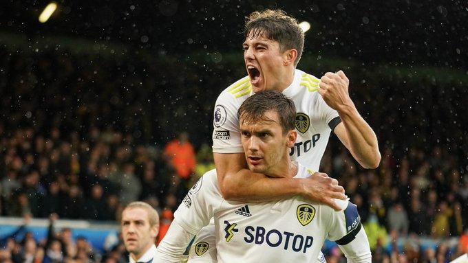Imagen de Y UN DÍA, LEEDS SUMÓ DE A TRES