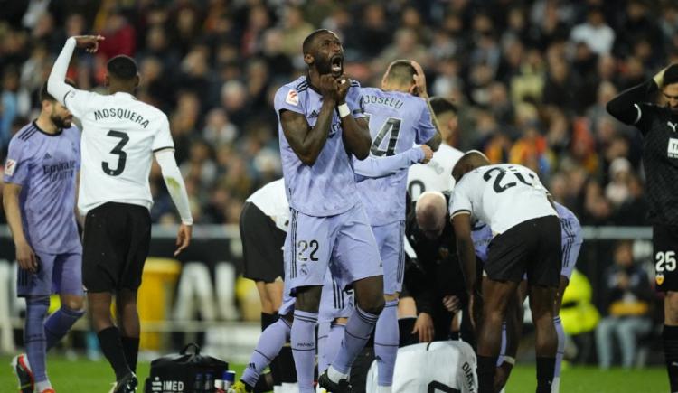 Imagen de Un futbolista de Valencia sufrió "la lesión más grave que se puede tener en la rodilla"