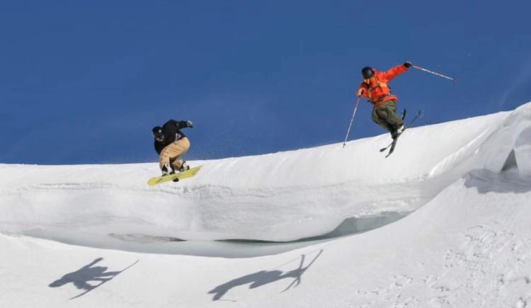 Imagen de En busca de la nieve: el desafío del mejor equipo argentino en tres montañas distintas