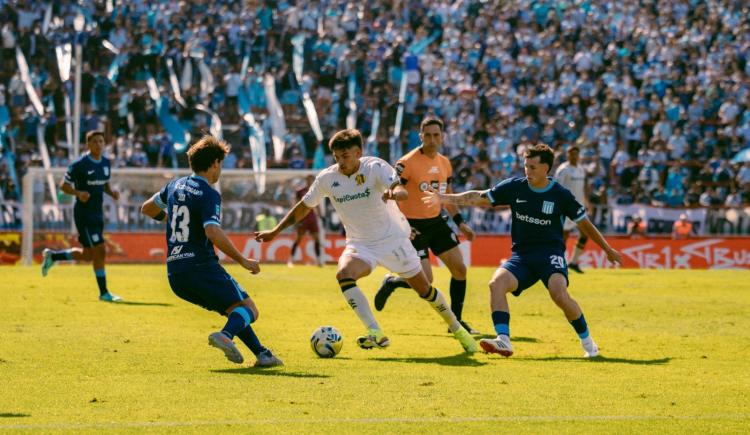 Imagen de Punto que sabe a poco: Racing se lo empató en el final a Aldosivi en Mar del Plata