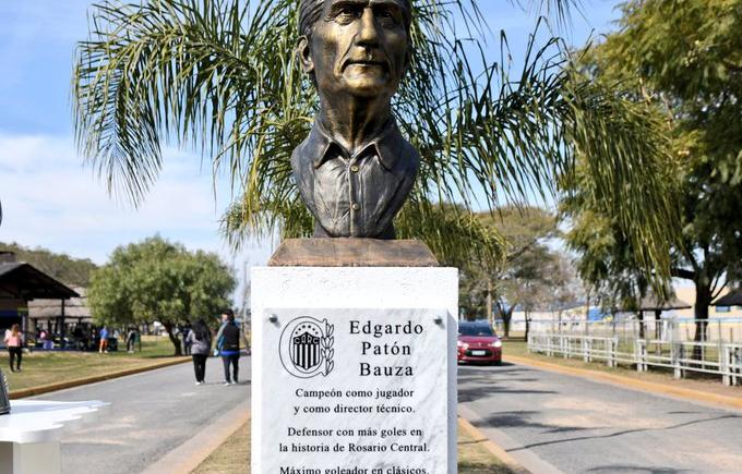 Imagen de El homenaje de Rosario Central para el Patón Bauza