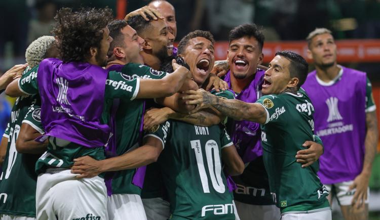 Imagen de Palmeiras goleó y mete miedo