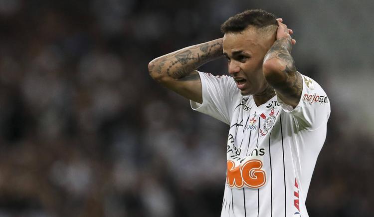 Imagen de Estaba en una orgía, fue sorprendido por la barra de Corinthians y lo terminaron golpeando