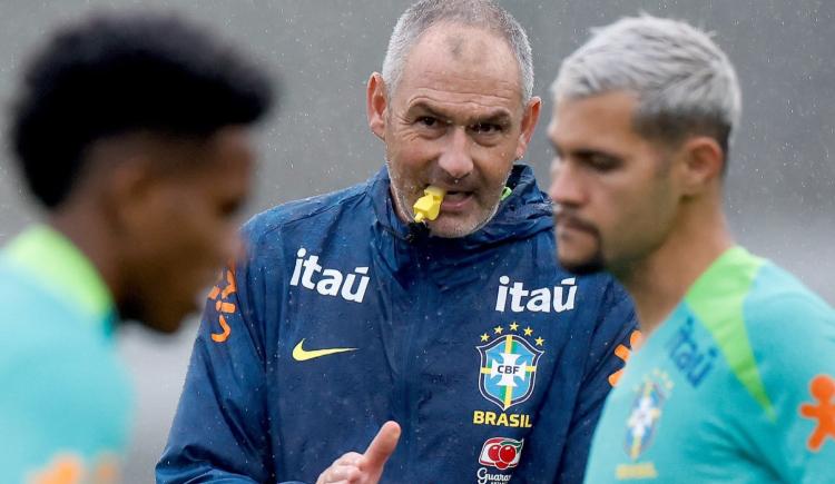 Imagen de Brasil, una selezione green & yellow: llamativa situación en la práctica del pentacampeón