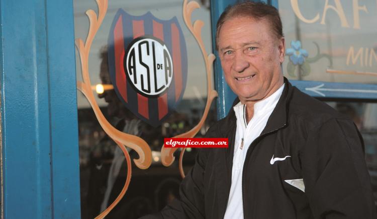 Imagen de José Sanfilippo: el santo del gol
