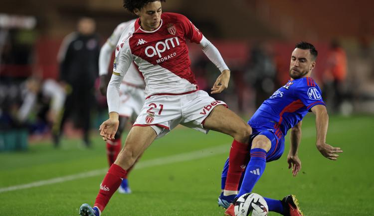 Imagen de Nicolás Tagliafico salió lesionado en el triunfo de Lyon