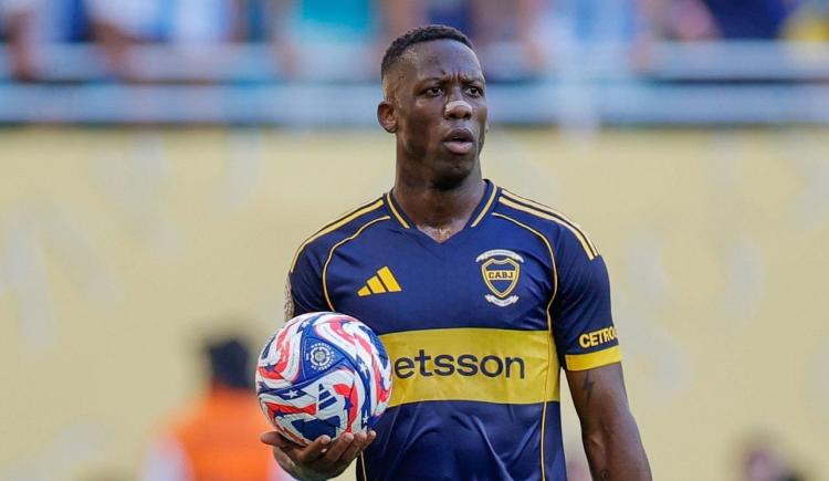 Imagen de Luis Advíncula reveló el porqué de su sorpresiva salida de Boca