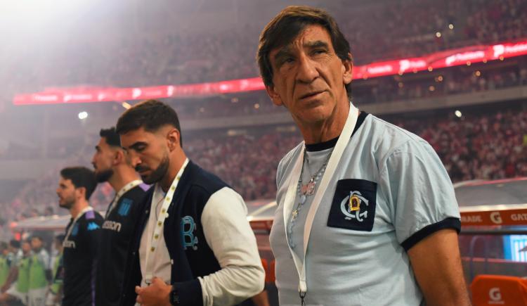 Imagen de El dolor de Gustavo Costas tras la final perdida con Racing