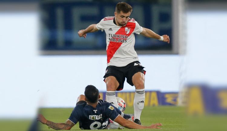 Imagen de UNA POR UNA TODAS LAS ROJAS DE LA ERA MARCELO GALLARDO