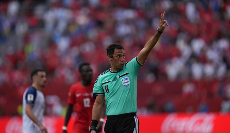 Imagen de Un debut histórico: Facundo Tello estrenó una de las nuevas reglas de la FIFA en el Mundial 2026