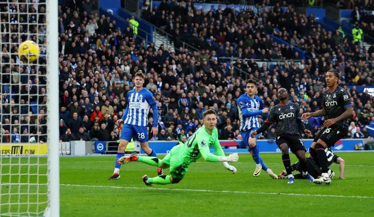 Imagen de Facundo Buonanotte marcó otro golazo en la Premier League