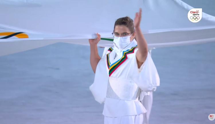 Imagen de ORGULLO ARGENTINO: PAULA PARETO, PORTADORA DE LA BANDERA OLÍMPICA